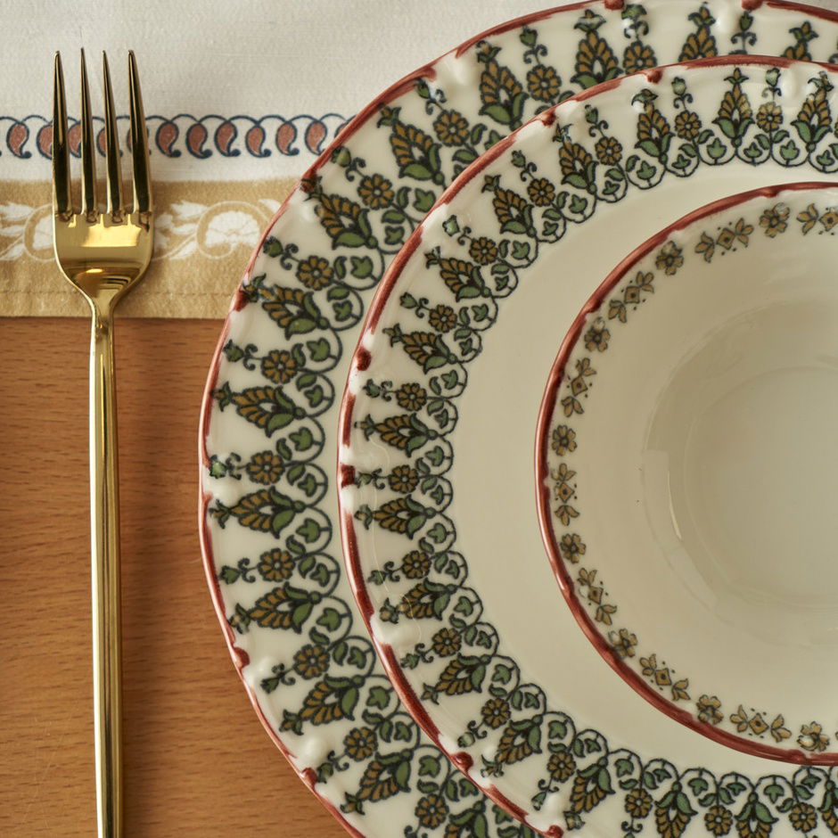 Indiaas porseleinen servies voor 6 personen, 24-delig, bordeauxrood