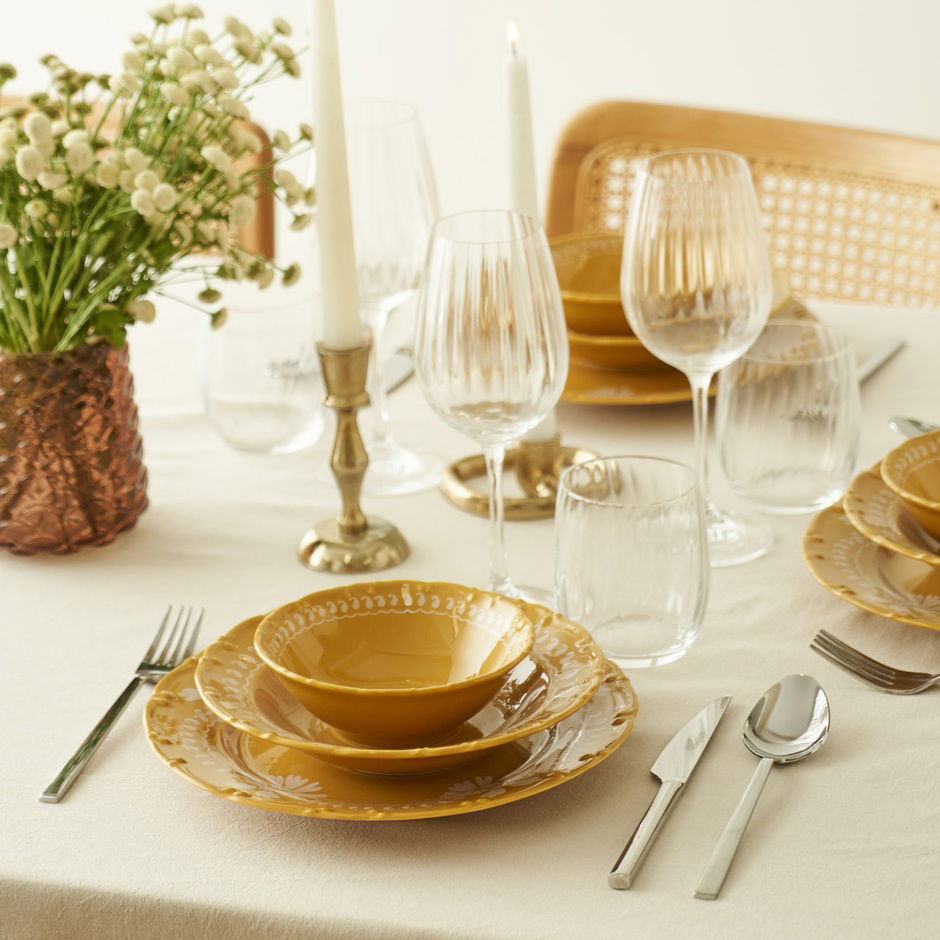 Indiaas porseleinen serviesset van 12 stuks voor 4 personen, mosterdgeel