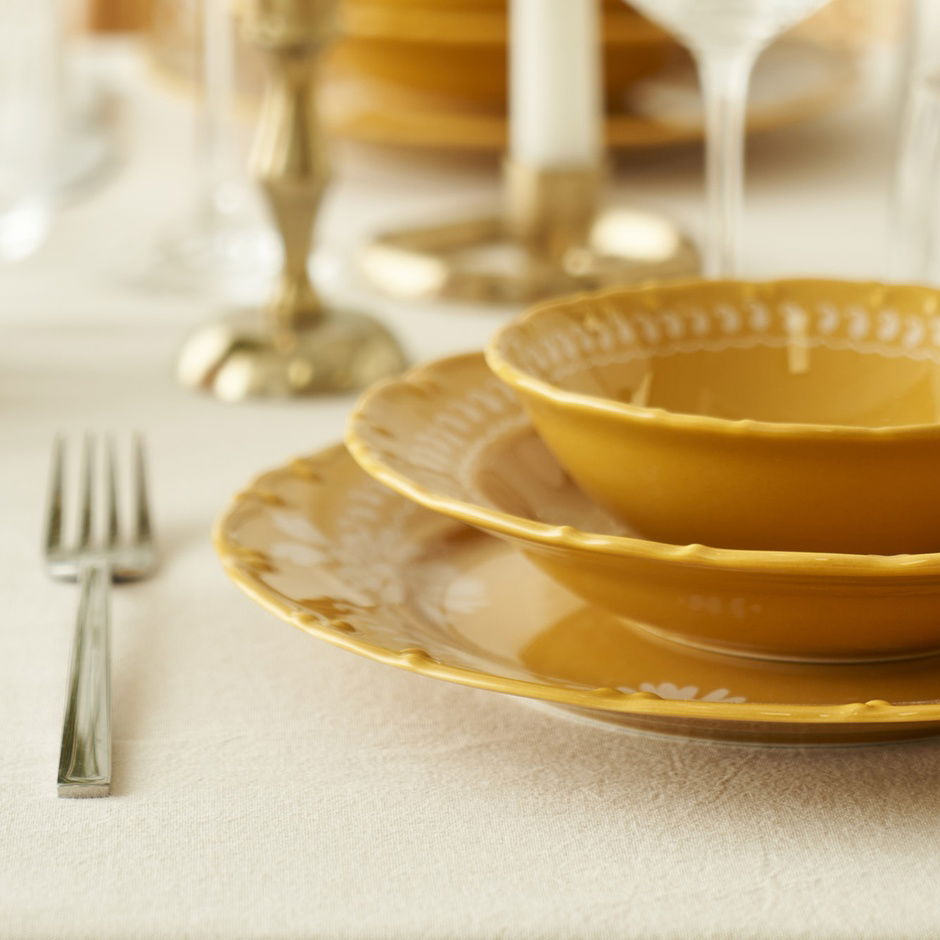 Indiaas porseleinen serviesset van 12 stuks voor 4 personen, mosterdgeel
