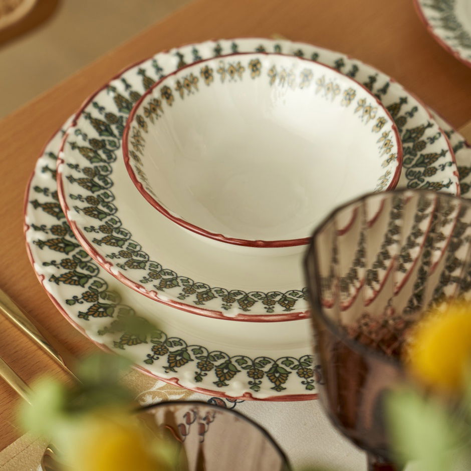 Indiaas porseleinen servies voor 6 personen, 24-delig, bordeauxrood