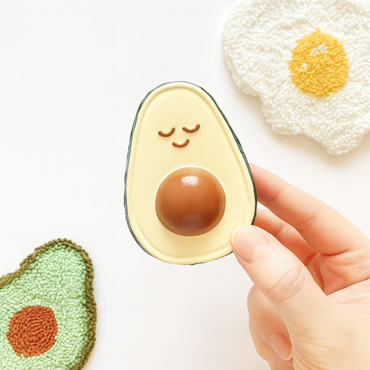 Avocado – Natuurlijke Rubber Baby Bijtring & Bijtspeeltje – Veilig Anti-Bacterieel – 0+ Maanden – Handgemaakt – Groen/Geel/Bruin